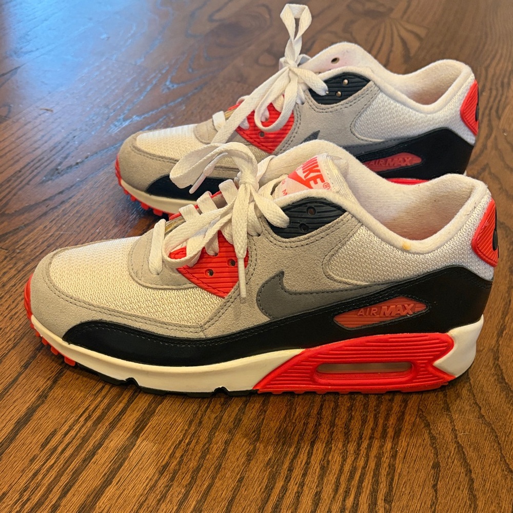 Nike Air Max 90 Gore Tex Shoes- Sky Grey/White/Fire Orange Women’s 8/Men 6.5